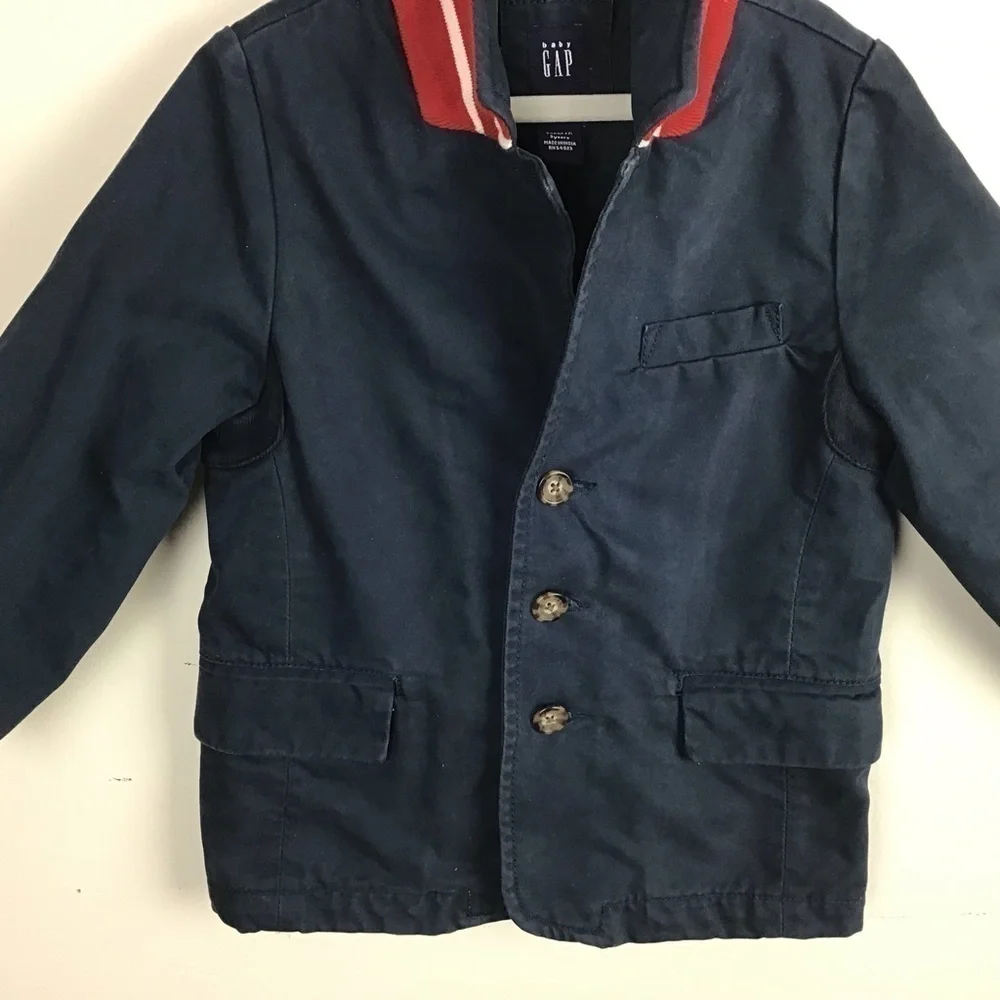 💥💥Old Navy 2005 canvas navy blue blazer with contrasting collar trim.size 3T.
